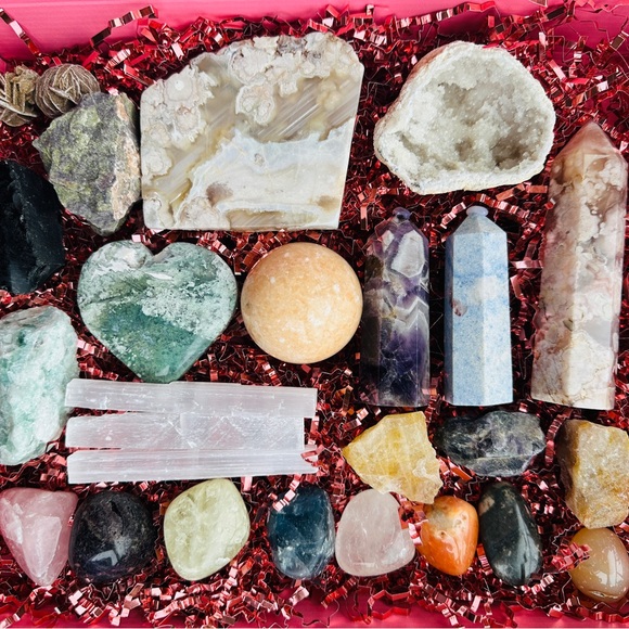 ULTIMATE JUMBO Crystal Mystery Box - Picture 2 of 8